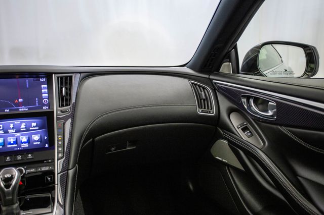 2017 INFINITI Q60 Red Sport 400 RWD - 22917248 - 4