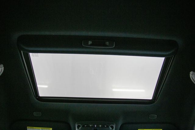 2017 INFINITI Q60 Red Sport 400 RWD - 22917248 - 51