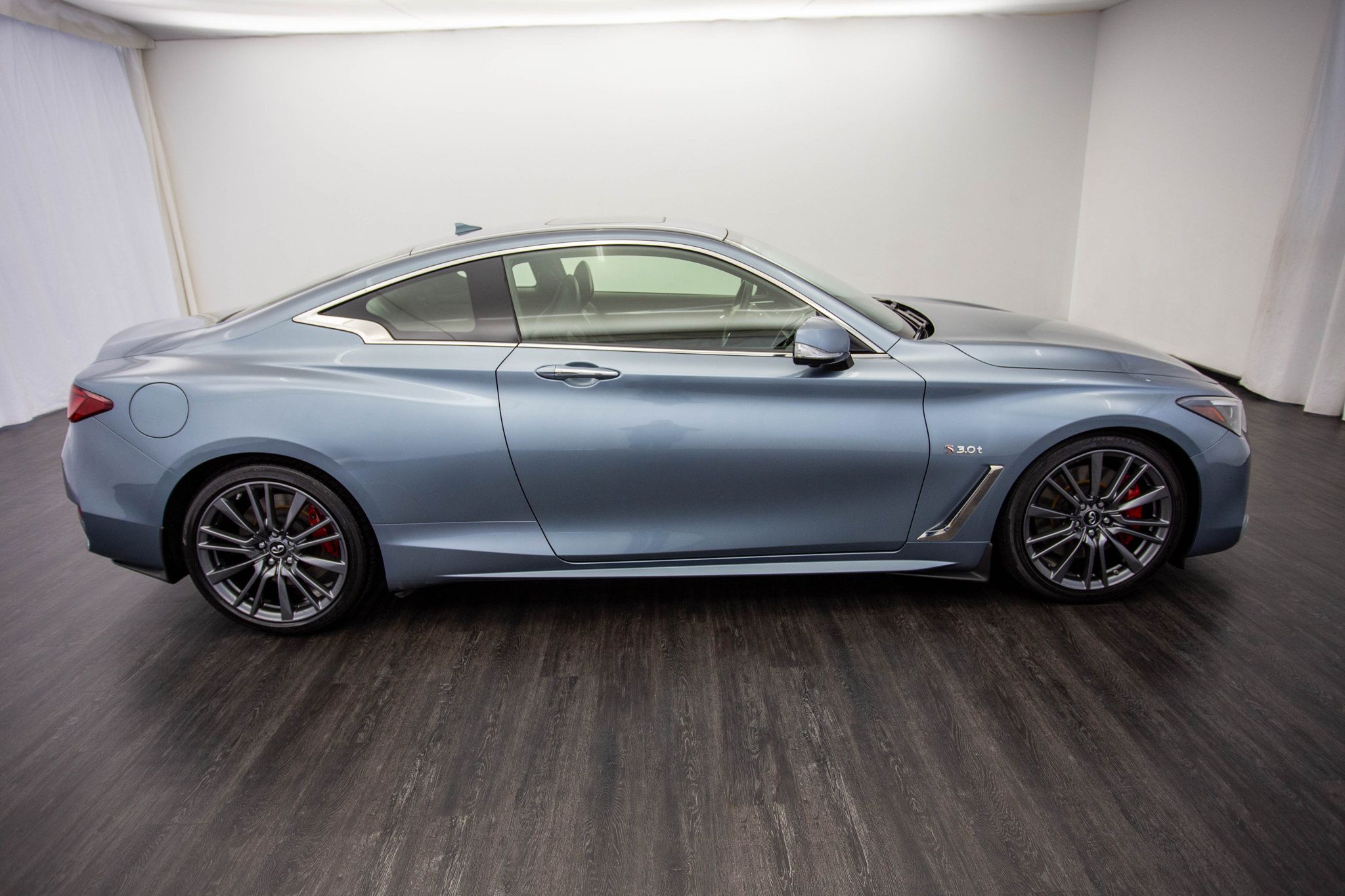 2017 Infiniti Q60 Red Sport 400 photo 7