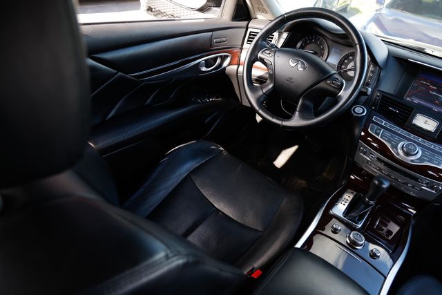 2017 INFINITI Q70 3.7 RWD - 22938071 - 21