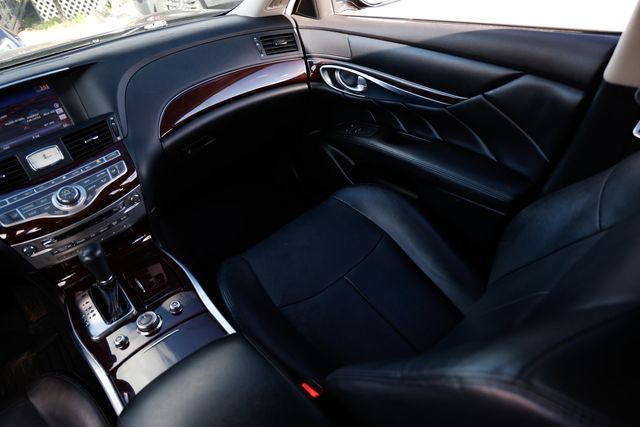 2017 INFINITI Q70 3.7 RWD - 22938071 - 23