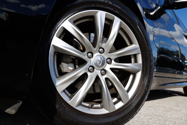 2017 INFINITI Q70 3.7 RWD - 22938071 - 26