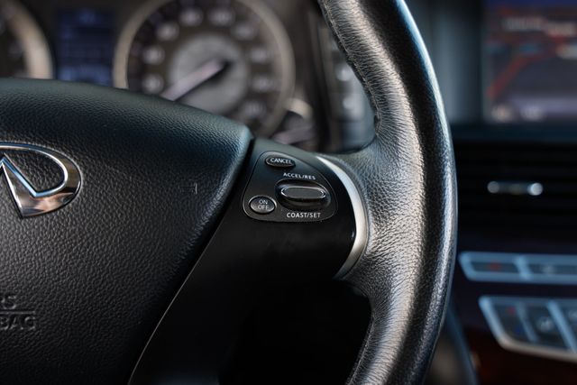 2017 INFINITI Q70 3.7 RWD - 22938071 - 28