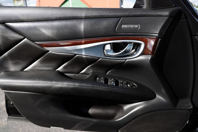 2017 INFINITI Q70 3.7 RWD - 22938071 - 44