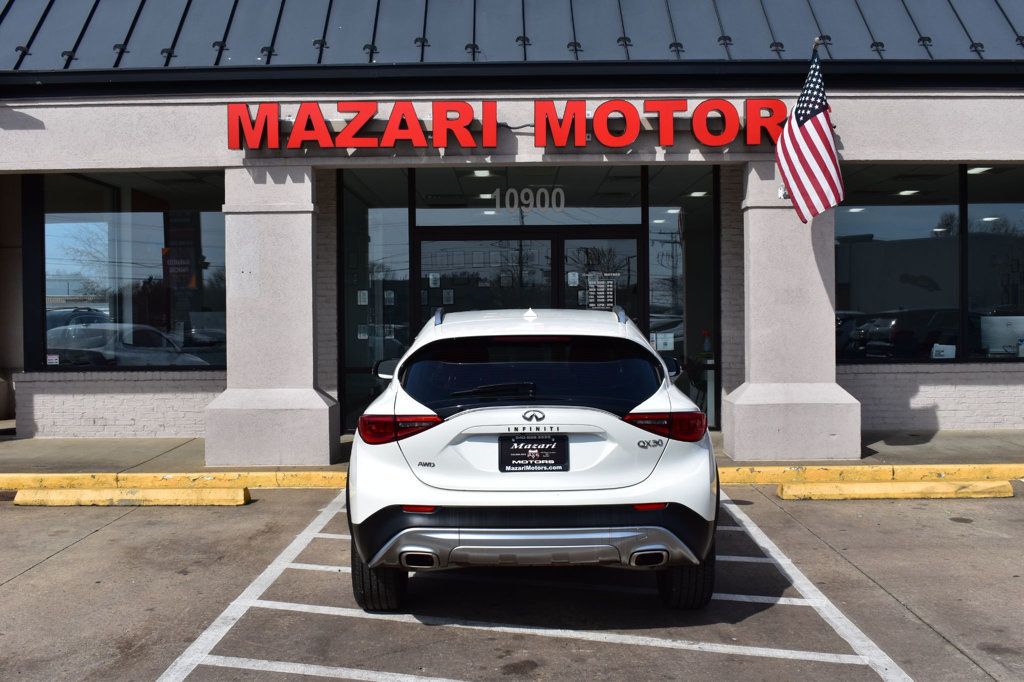 2017 INFINITI QX30 Luxury AWD - 23002055 - 9