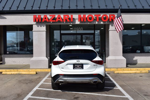 2017 INFINITI QX30 Luxury AWD - 23002055 - 9
