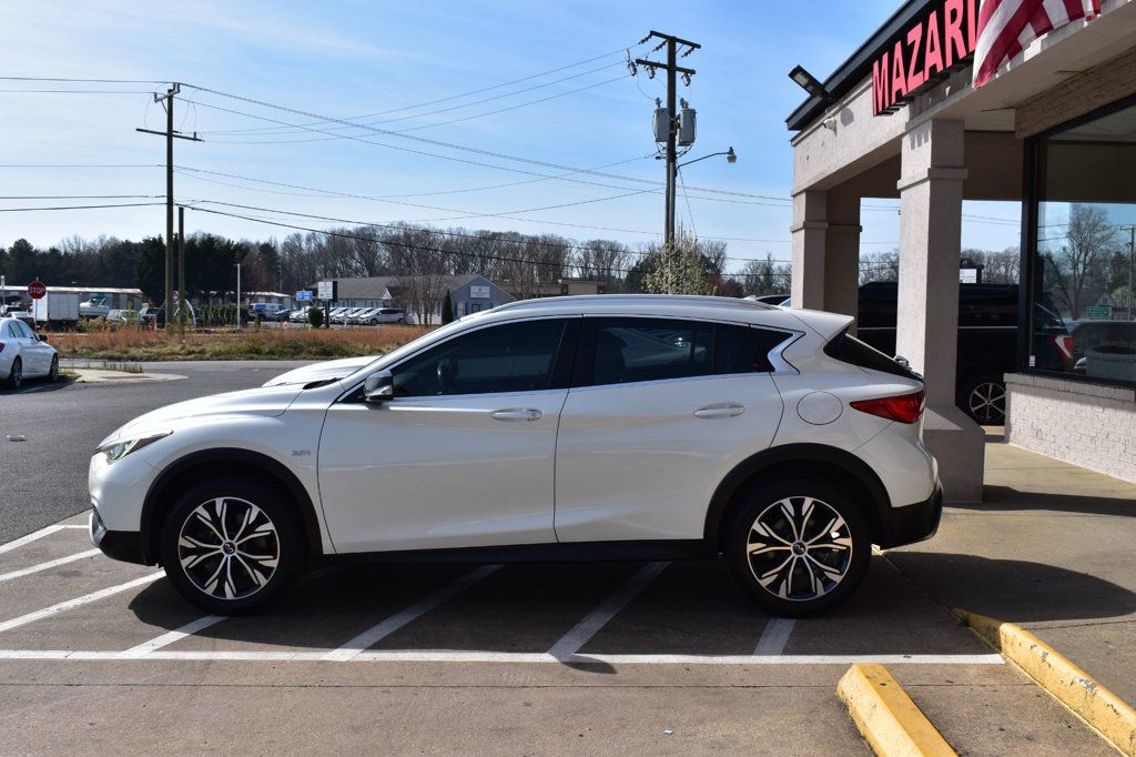 2017 INFINITI QX30 Luxury AWD - 23002055 - 4