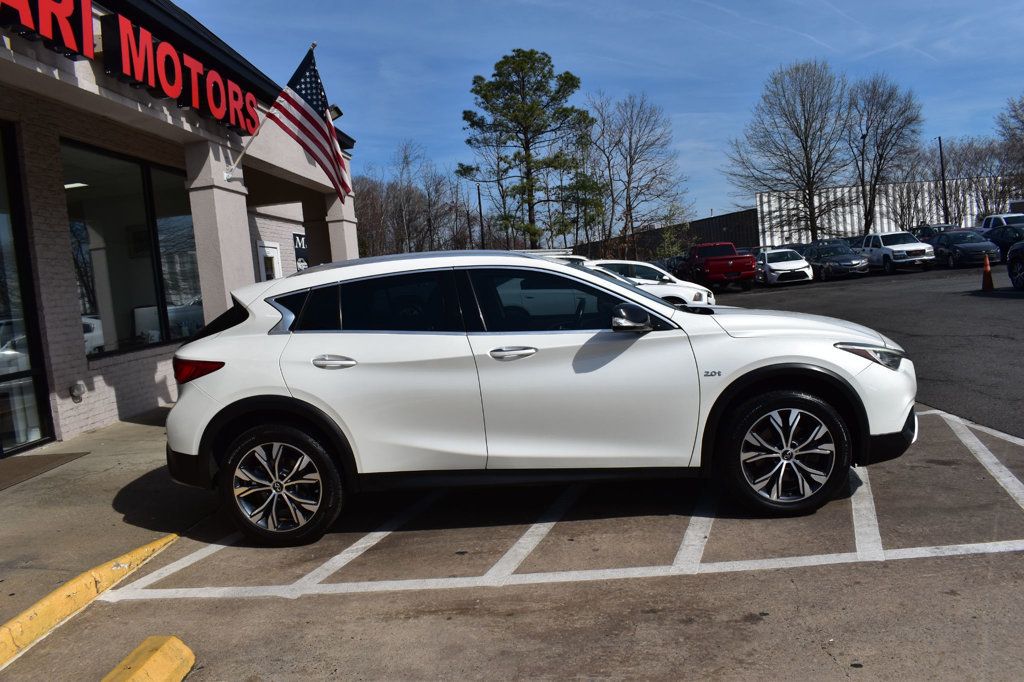 2017 INFINITI QX30 Luxury AWD - 23002055 - 5