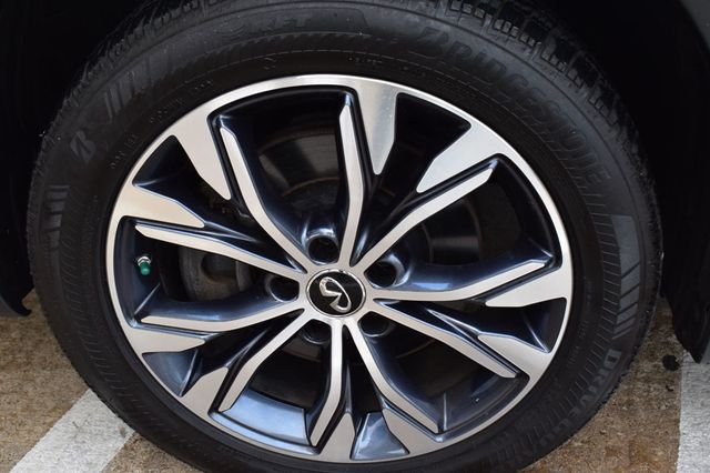 2017 INFINITI QX30 Luxury AWD - 23002055 - 76