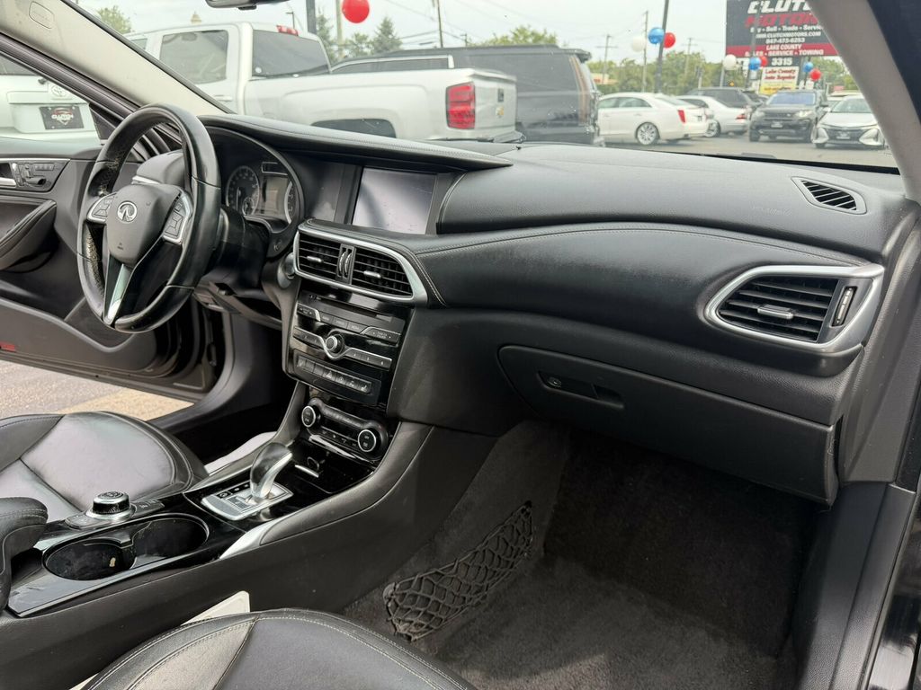 2017 INFINITI QX30 Luxury AWD - 23073703 - 11