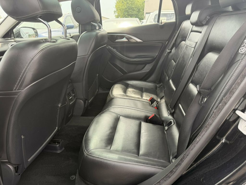 2017 INFINITI QX30 Luxury AWD - 23073703 - 12