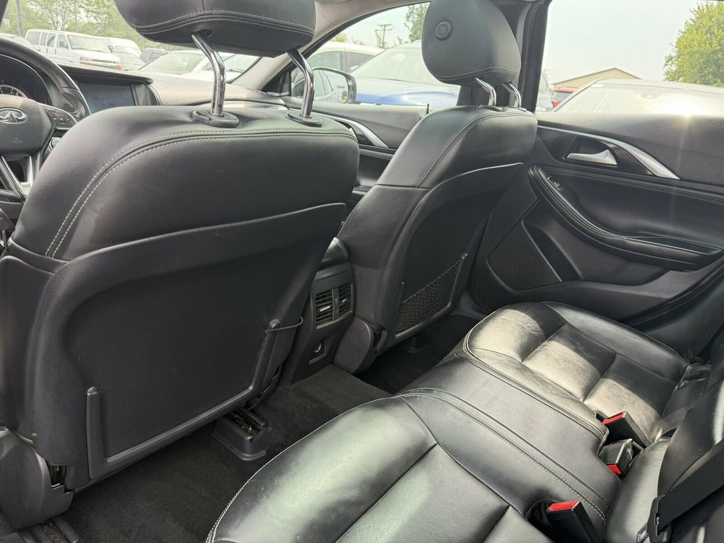 2017 INFINITI QX30 Luxury AWD - 23073703 - 13