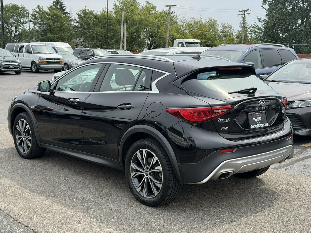 2017 INFINITI QX30 Luxury AWD - 23073703 - 6