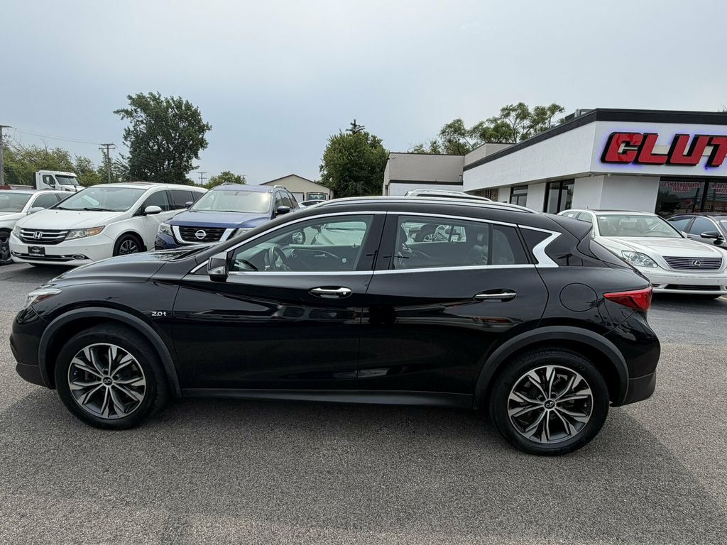 2017 INFINITI QX30 Luxury AWD - 23073703 - 7