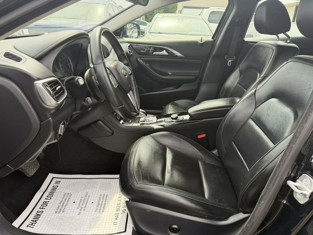 2017 INFINITI QX30 Luxury AWD - 23073703 - 8