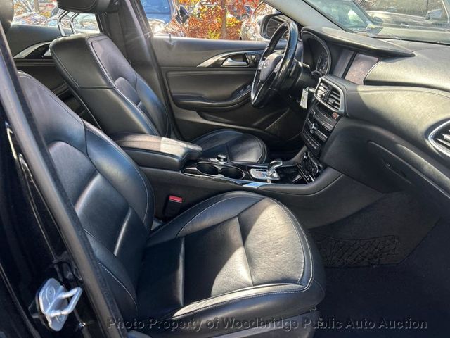 2017 INFINITI QX30 Premium AWD - 22945441 - 5