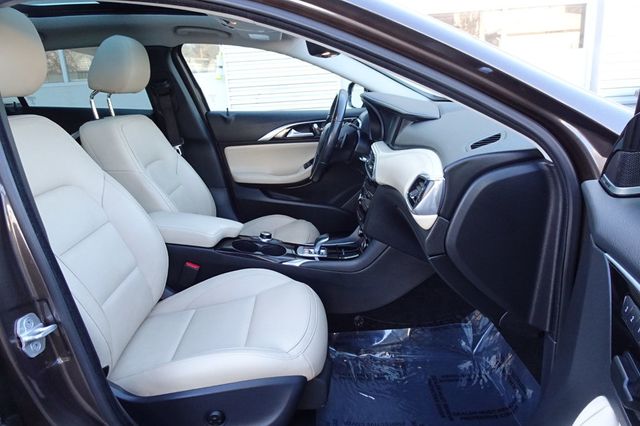 2017 INFINITI QX30 Premium AWD - 22945620 - 10