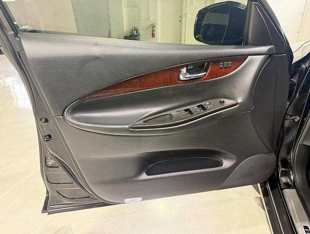 2017 INFINITI QX50 AWD - 22941357 - 27