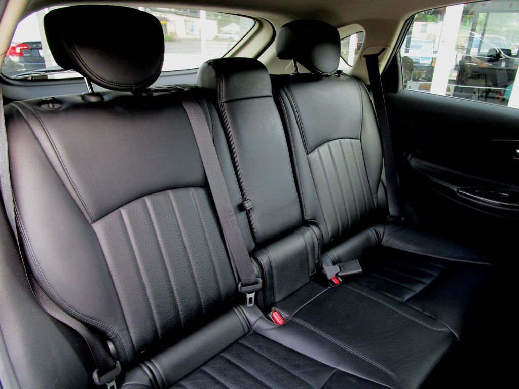 2017 Infiniti QX50 photo 16