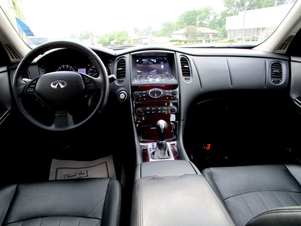 2017 Infiniti QX50 photo 2