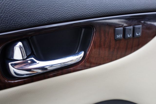 2017 INFINITI QX50 AWD - 22970732 - 36