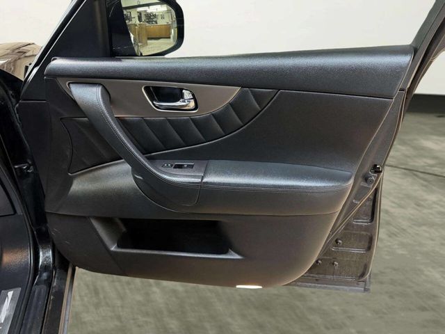 2017 INFINITI QX70 AWD - 22976697 - 26