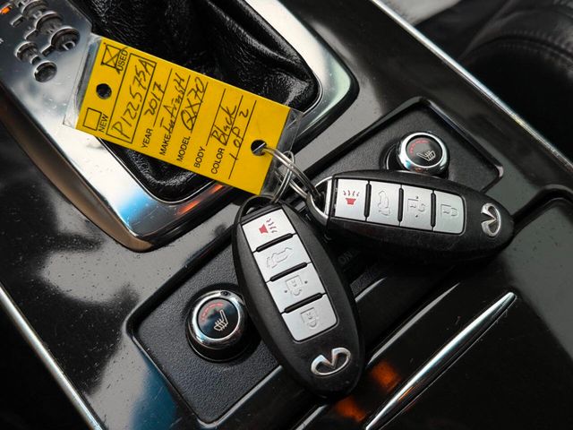 2017 INFINITI QX70 AWD - 22976697 - 50