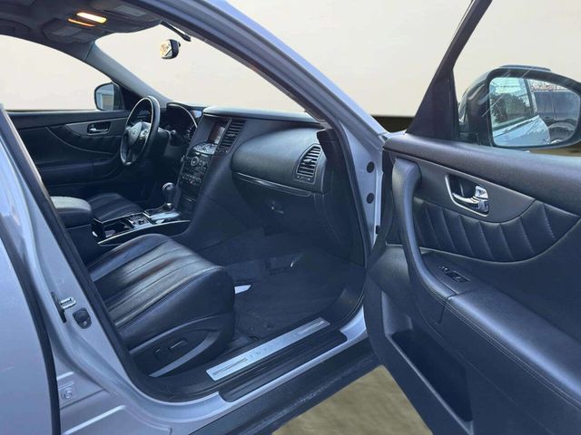 2017 INFINITI QX70 AWD - 22985455 - 19