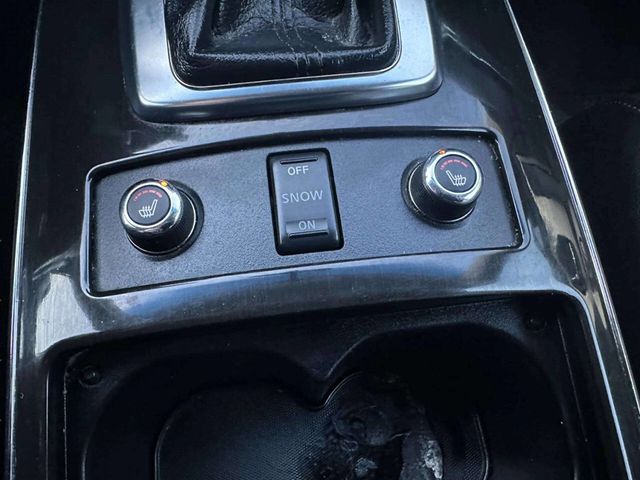 2017 INFINITI QX70 AWD - 22985455 - 30