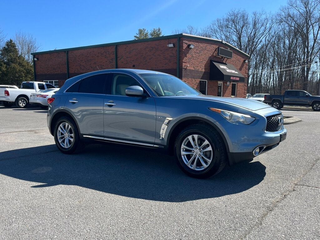 2017 INFINITI QX70 RWD - 22781490 - 2