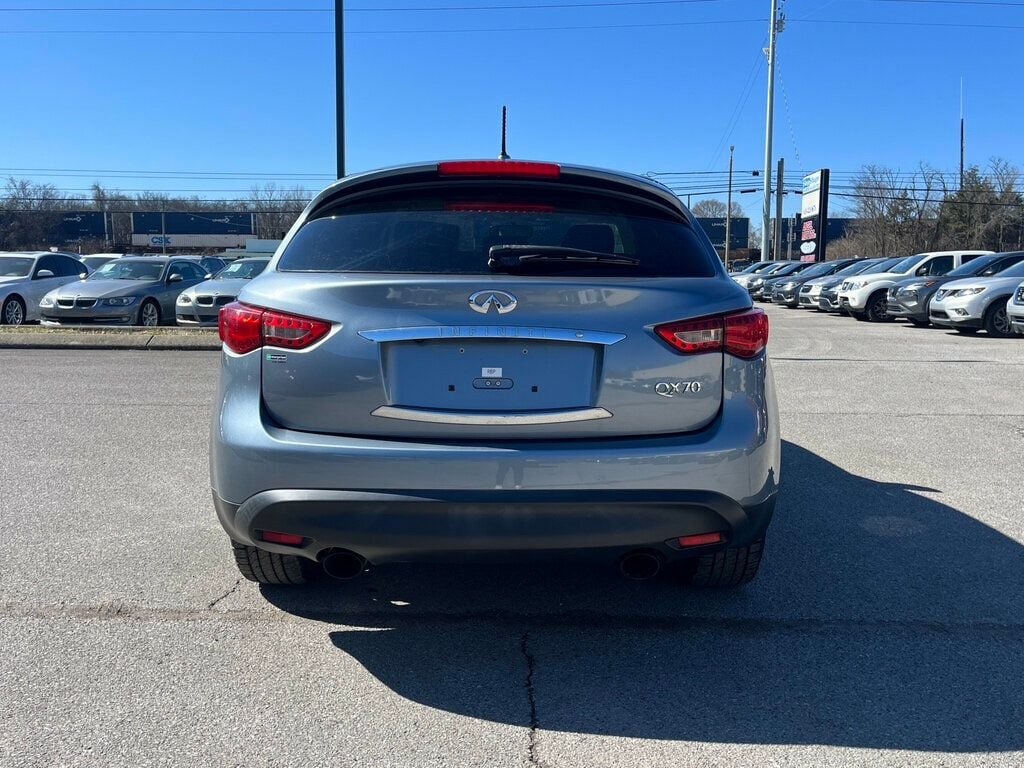 2017 INFINITI QX70 RWD - 22781490 - 3