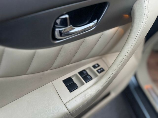 2017 INFINITI QX70 RWD - 22943230 - 10