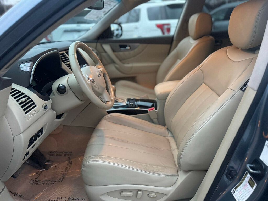 2017 INFINITI QX70 RWD - 22943230 - 11