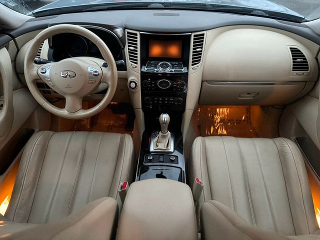 2017 INFINITI QX70 RWD - 22943230 - 18