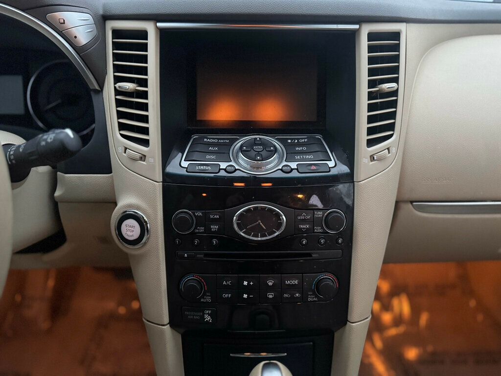 2017 INFINITI QX70 RWD - 22943230 - 20