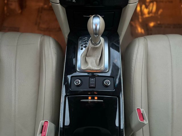 2017 INFINITI QX70 RWD - 22943230 - 21