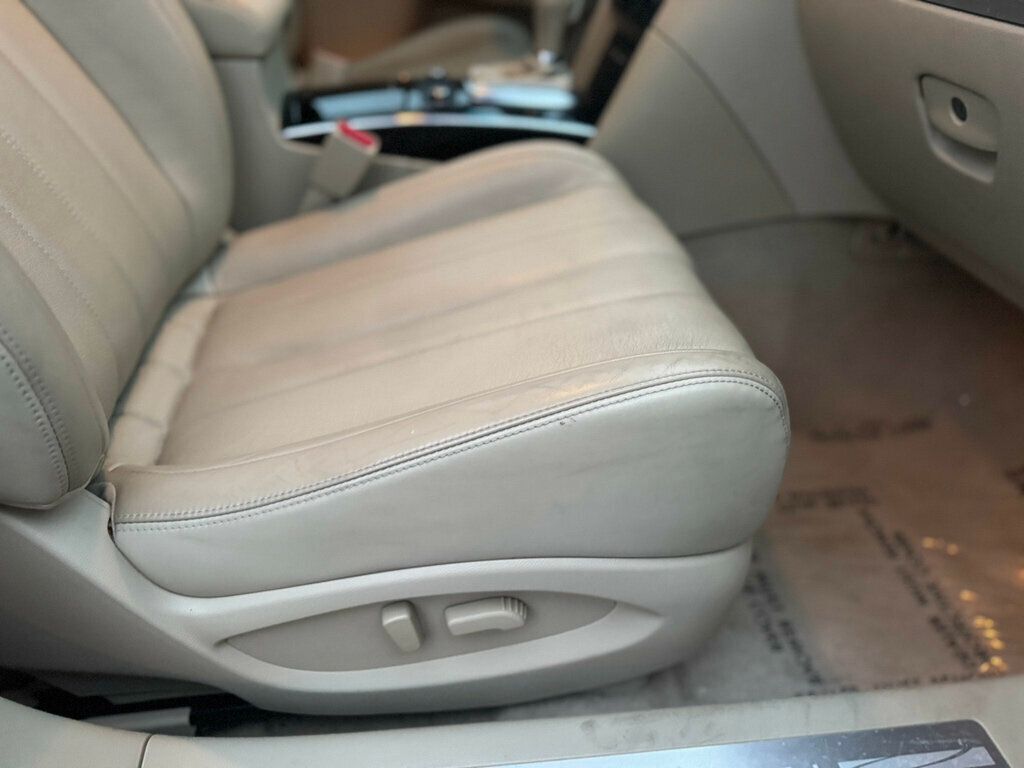 2017 INFINITI QX70 RWD - 22943230 - 24