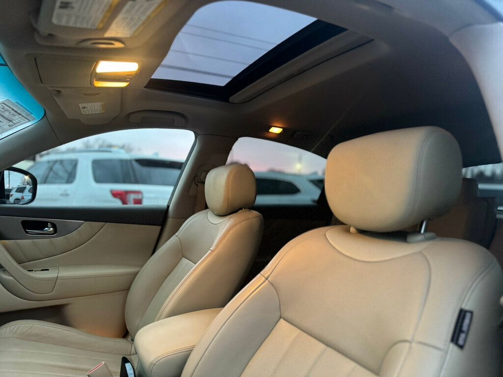 2017 INFINITI QX70 RWD - 22943230 - 27