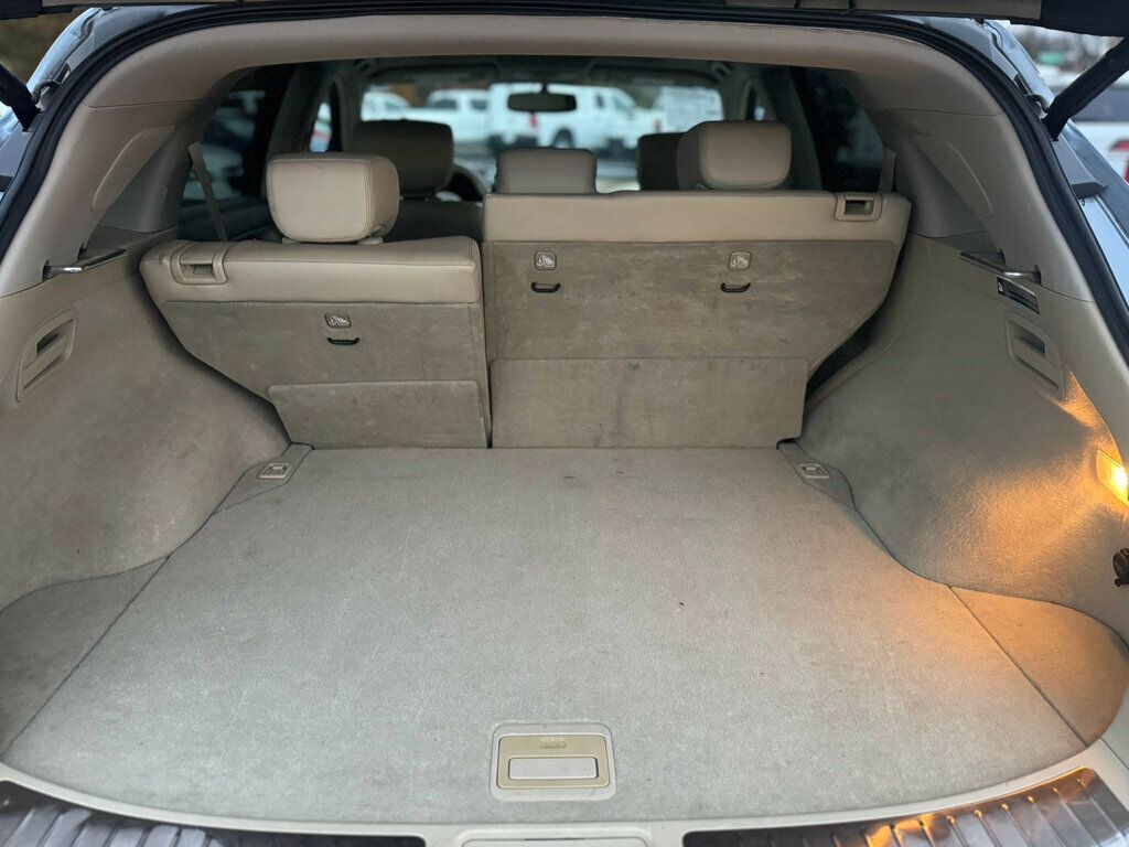 2017 INFINITI QX70 RWD - 22943230 - 30