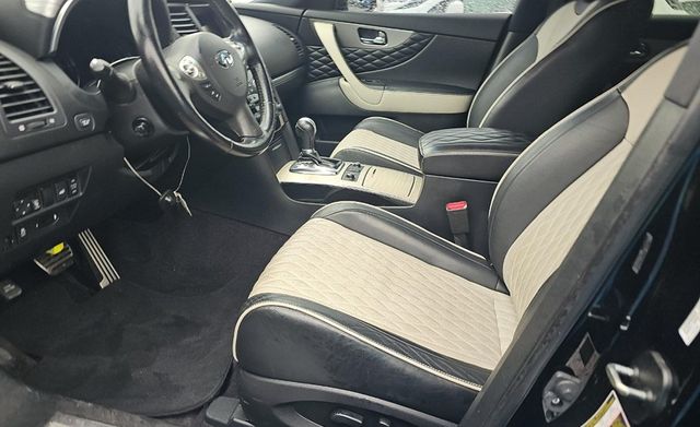 2017 INFINITI QX70 RWD - 22975609 - 5