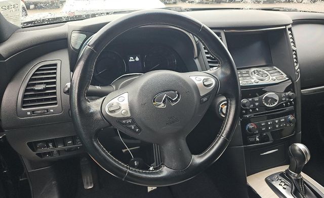 2017 INFINITI QX70 RWD - 22975609 - 7