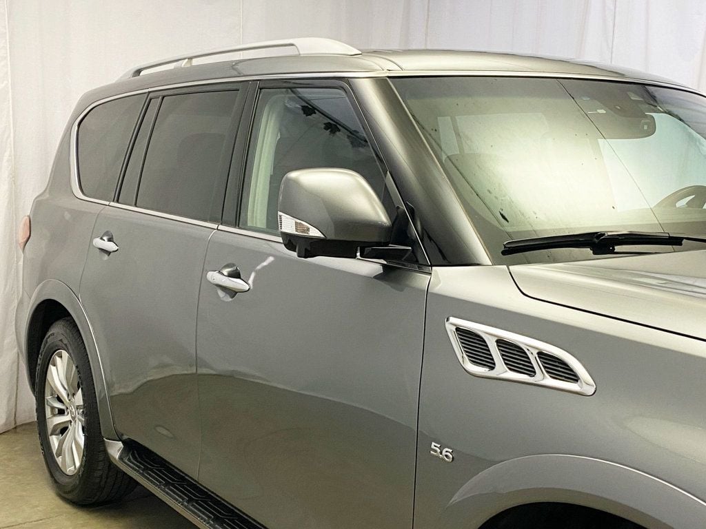 2017 Infiniti QX80 photo 10