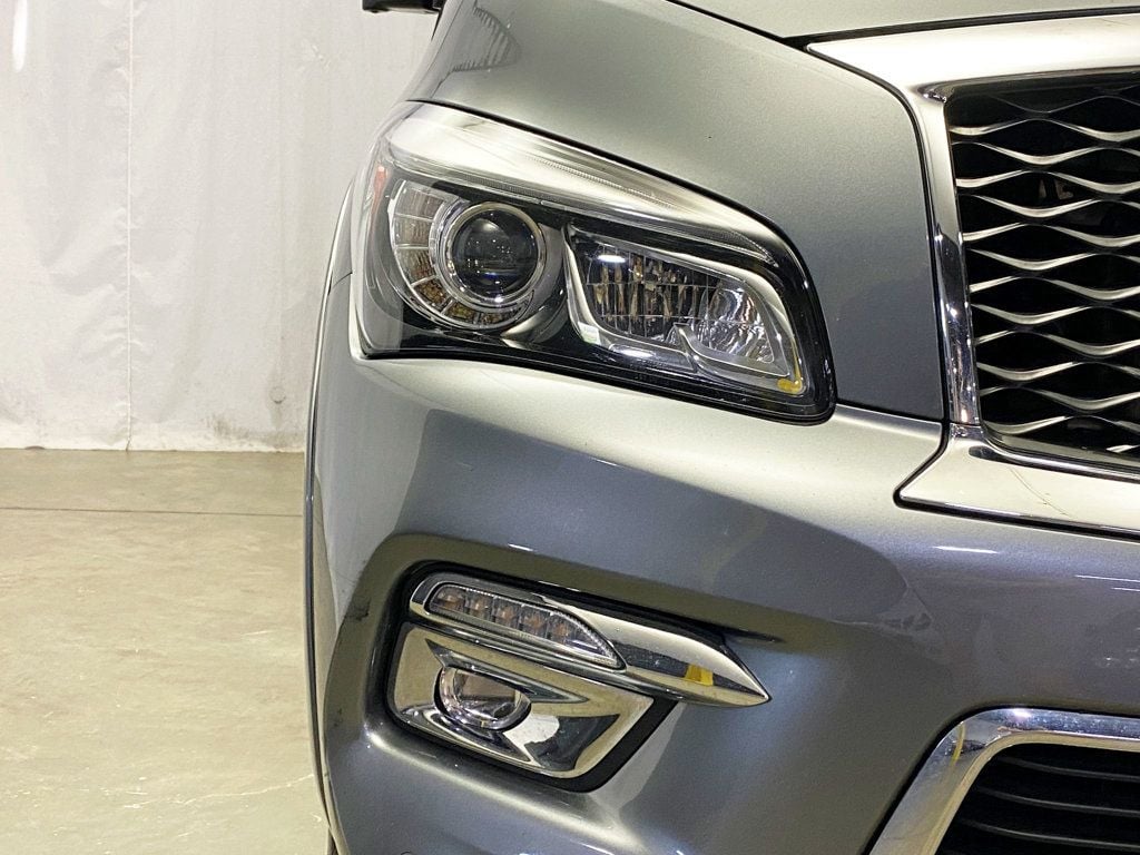 2017 Infiniti QX80 photo 14