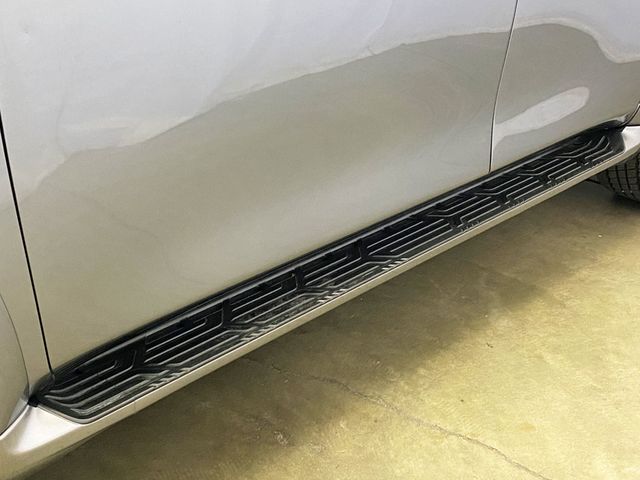 2017 INFINITI QX80 AWD - 22924535 - 3