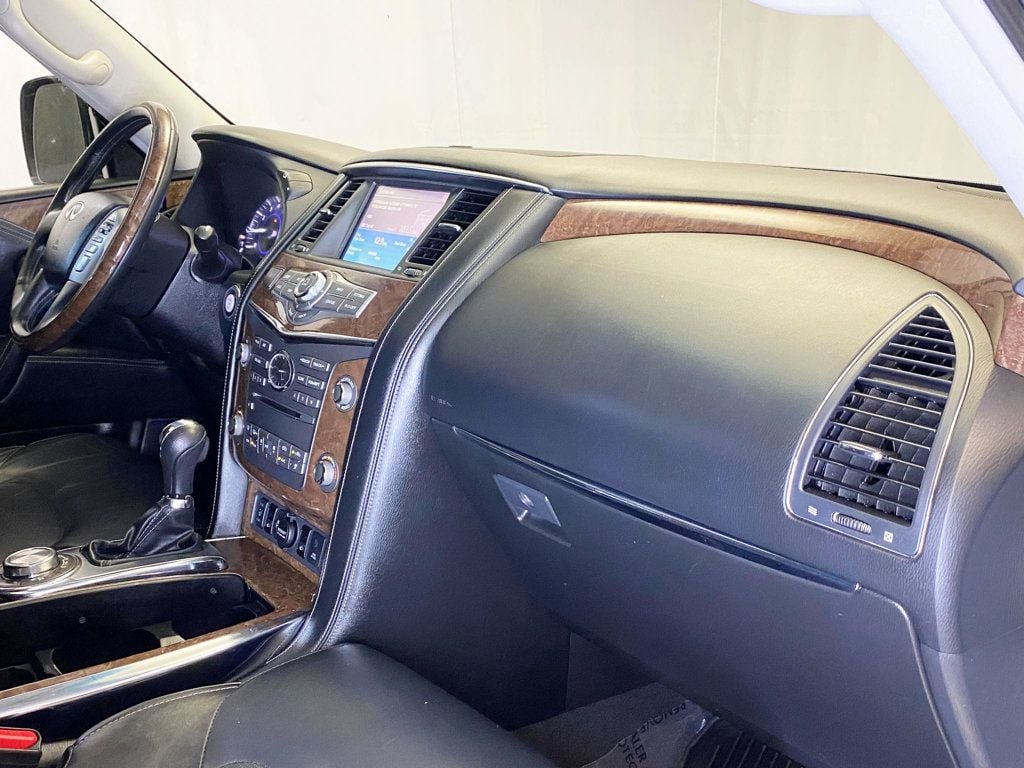 2017 Infiniti QX80 photo 49