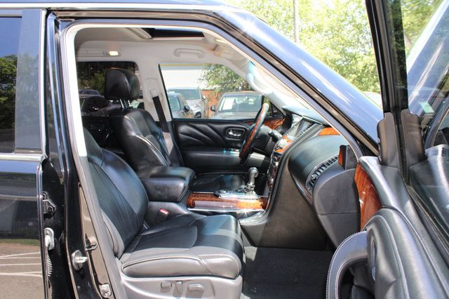 2017 INFINITI QX80 RWD - 23026887 - 32