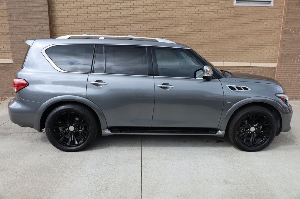 2017 Infiniti QX80 photo 4