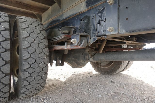 2017 Isuzu NRR (18ft Flatbed dump ICC Bumper) - 22969718 - 13