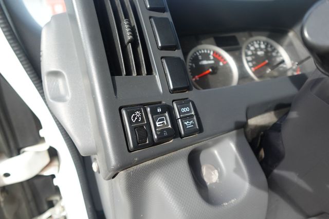 2017 Isuzu NRR (18ft Flatbed dump ICC Bumper) - 22969718 - 47