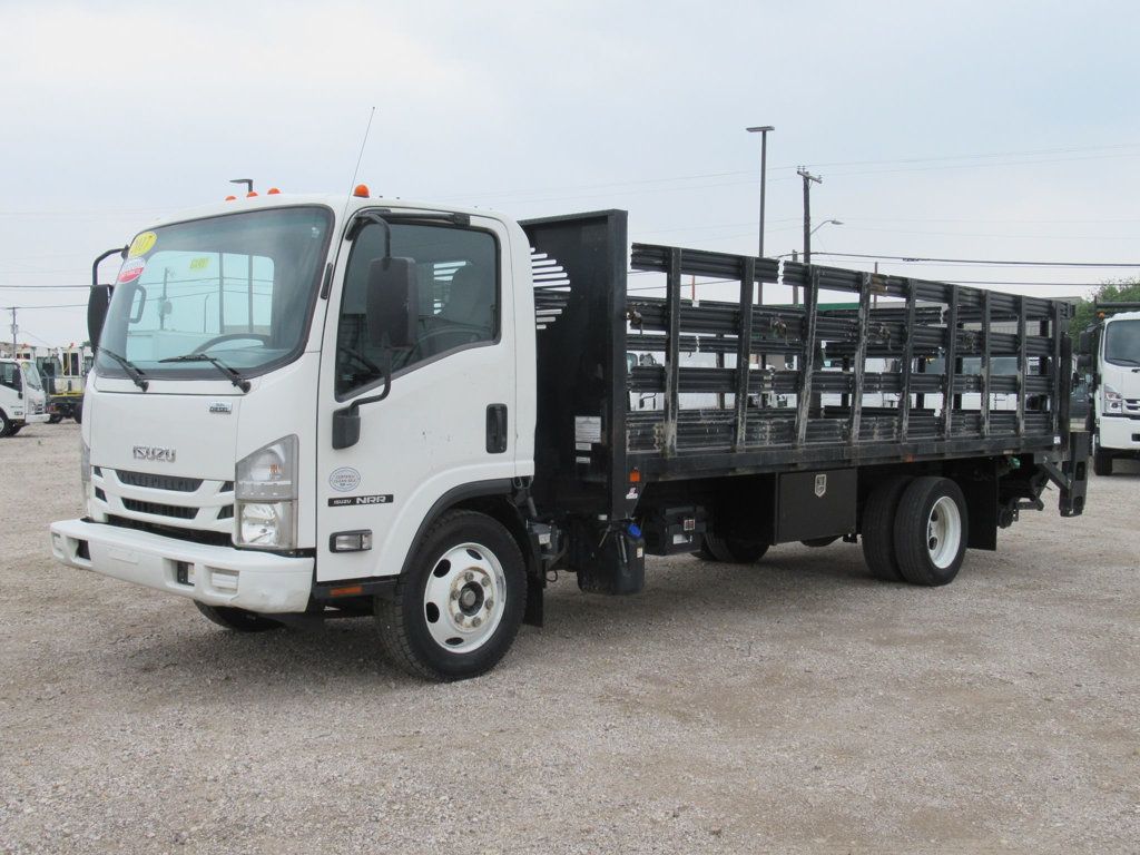 2017 Isuzu NRR (18ft Stake Bed with Liftgate) - 22459935 - 2